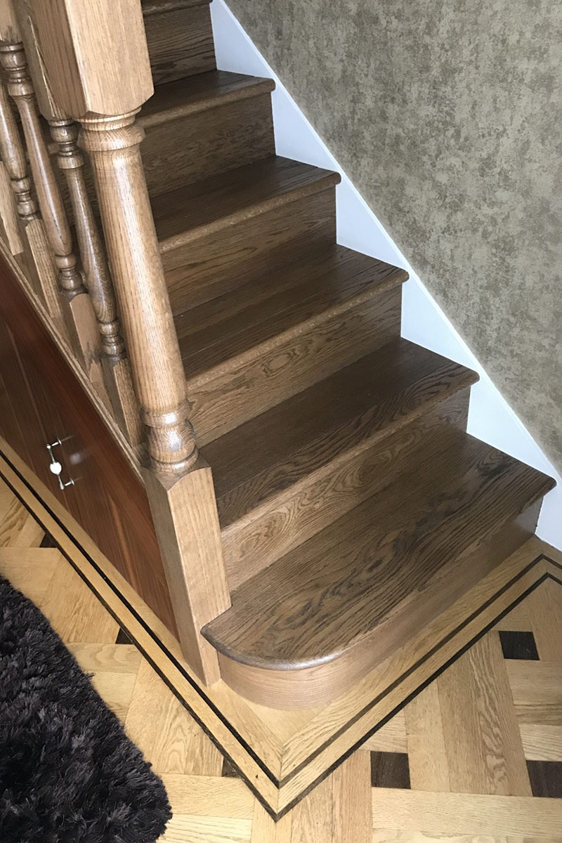 Cladding stairs