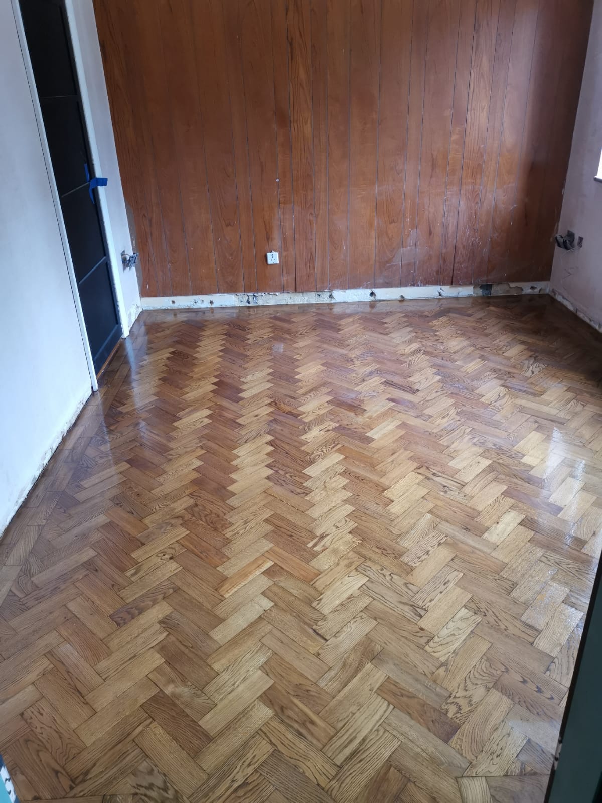 204051 Reclaimed Parquet Installation (6) 204051 Reclaimed Parquet Installation
