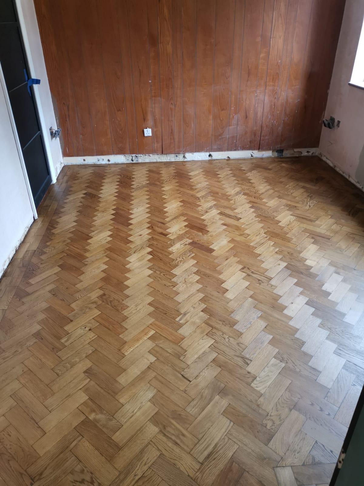 204051 Reclaimed Parquet Installation (9) 204051 Reclaimed Parquet Installation